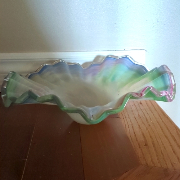 Ruffle Decorative Plate - Picture 2 of 4